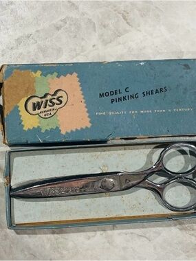 Vintage J. Wiss & Sons Model C Pinking Shears with Original Box
Chrome Plated